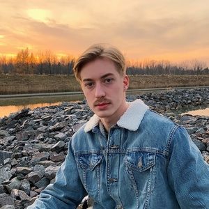 Meet your Posher, Thomas